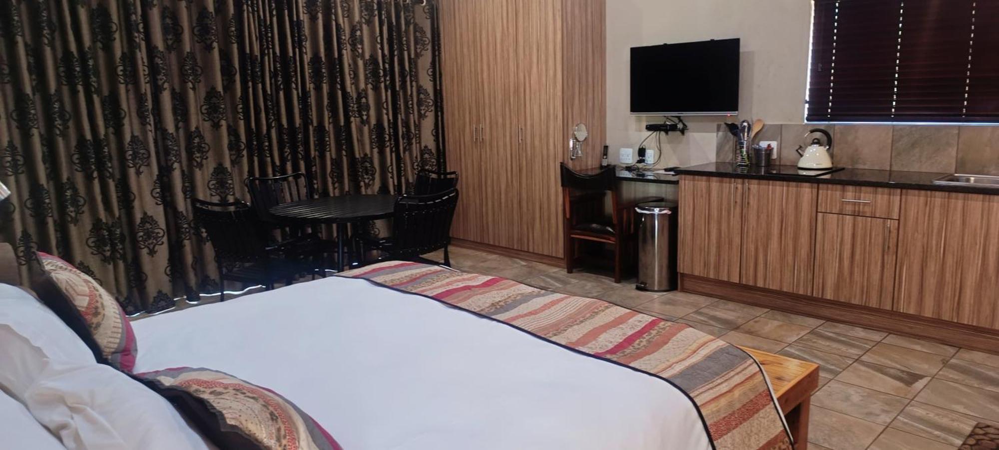 Kareespruit Game Ranch & Guest House Zeerust Экстерьер фото